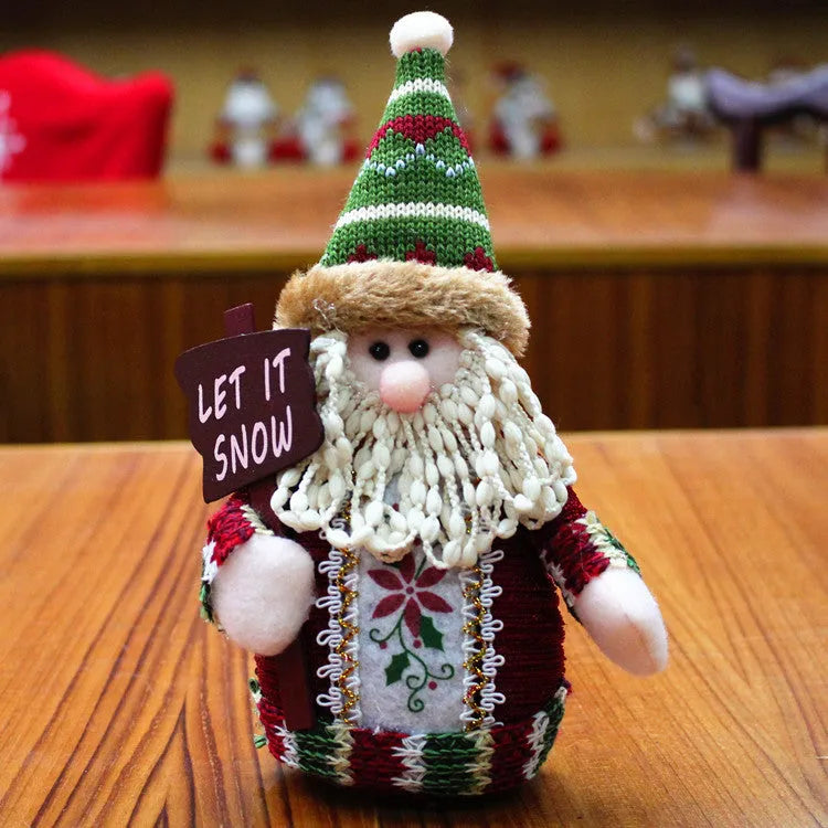 Red, green, and white flannel Christmas snowman decorations measuring 18x13cm.
