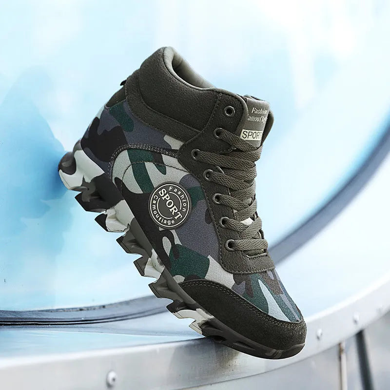 Women's green camouflage canvas sneakers with rubber sole and lace-up closure