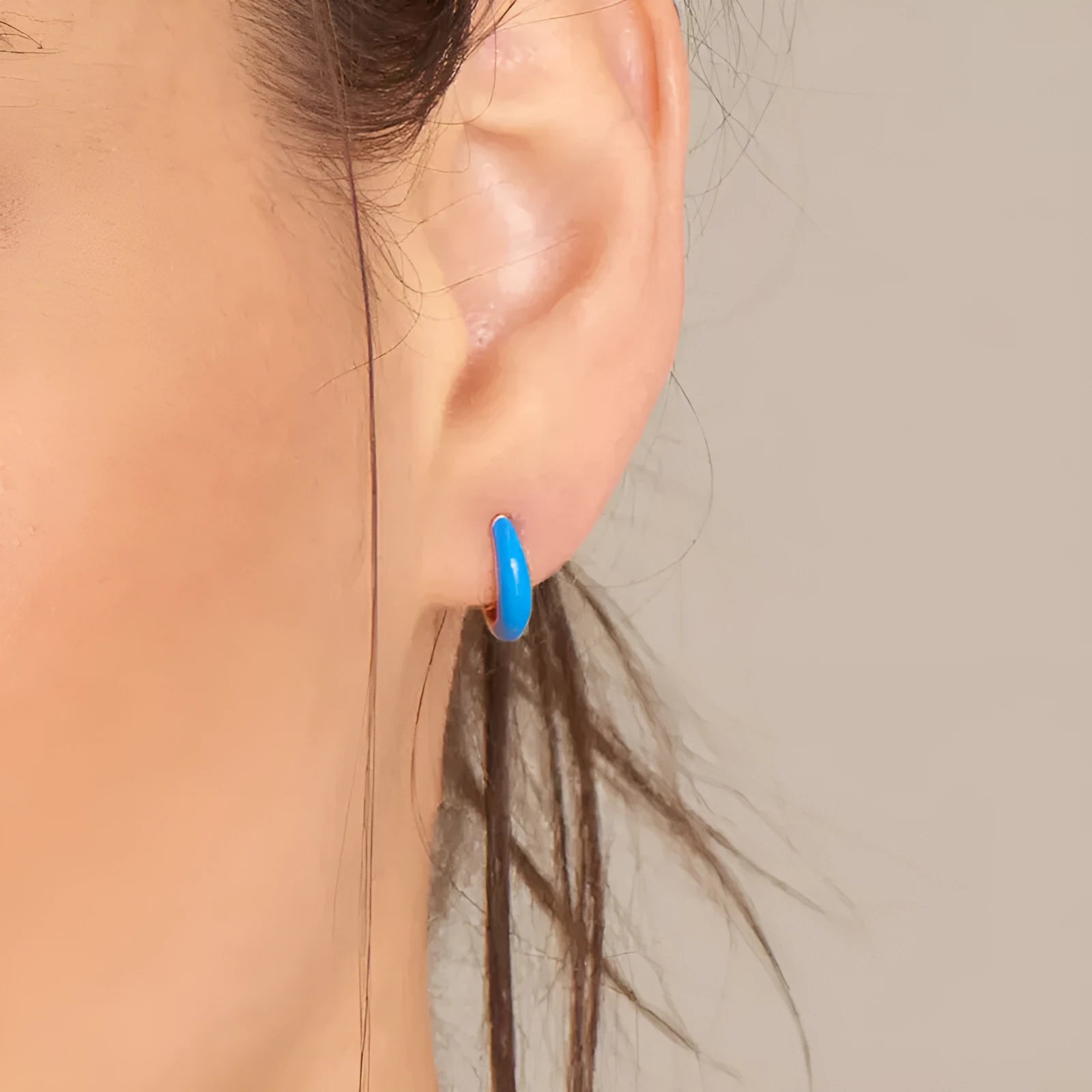 Epoxy oval curved earrings with geometric U-shaped design in seven colour options