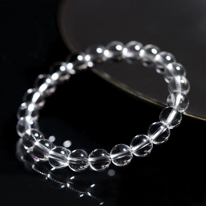 Natural Donghai old materials white crystal bracelet with round beads in a single circle.