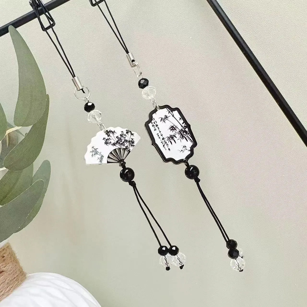 Guofeng Chinese style pendant keychain with plant pattern and baked varnish beads