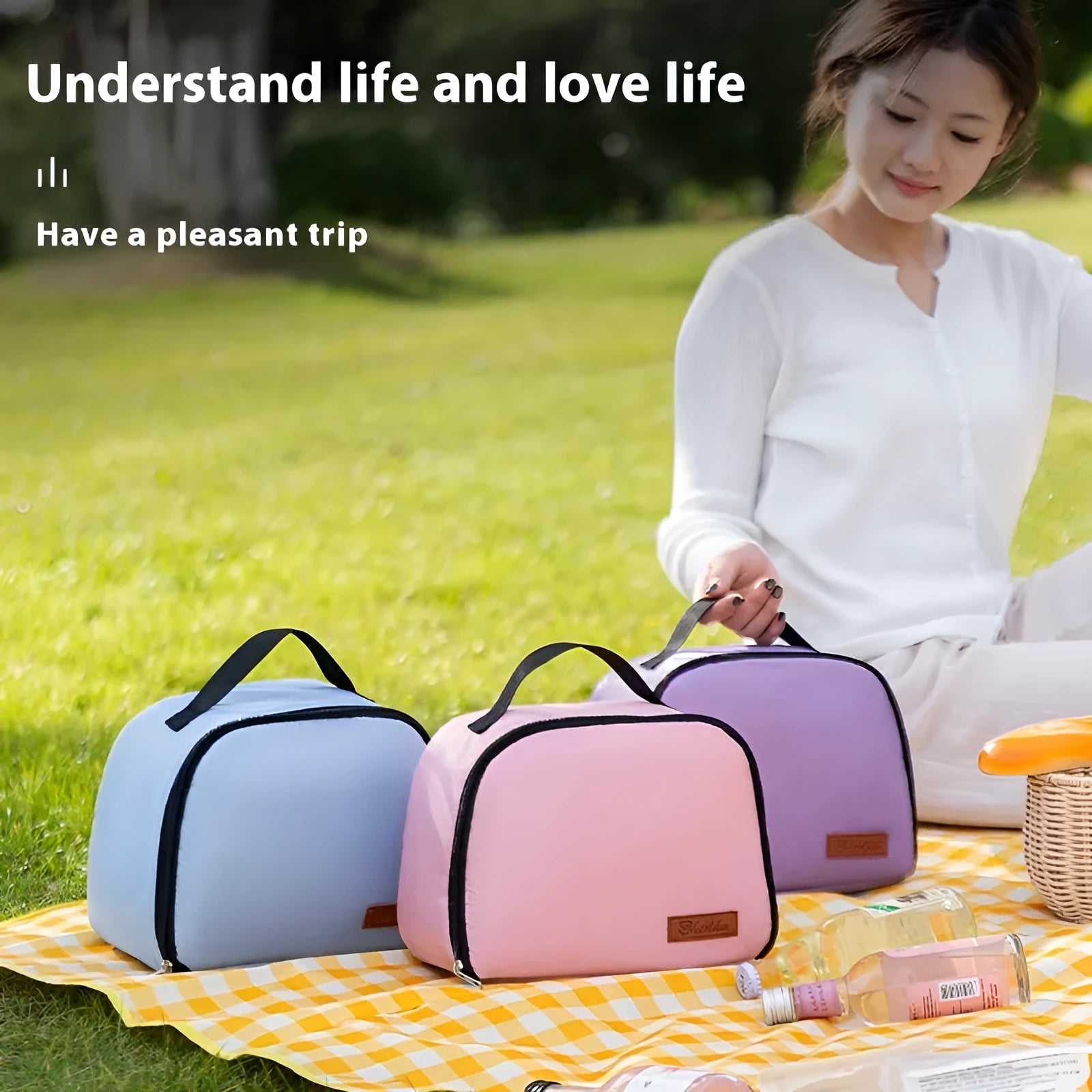 Insulated lunch box bag in textured cloth with heat preservation function and large capacity bento handbag design