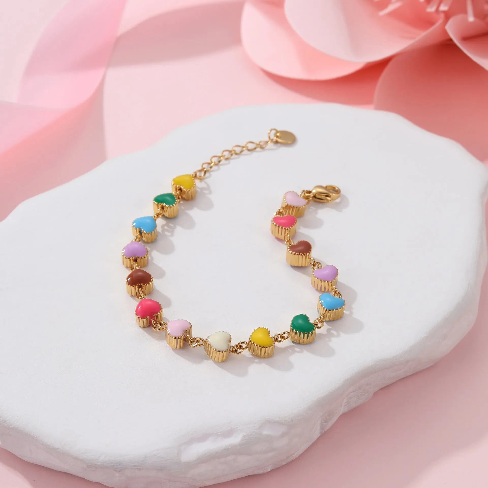 Heart-shaped titanium steel bracelet with colourful oil elements in gold or steel colour options
