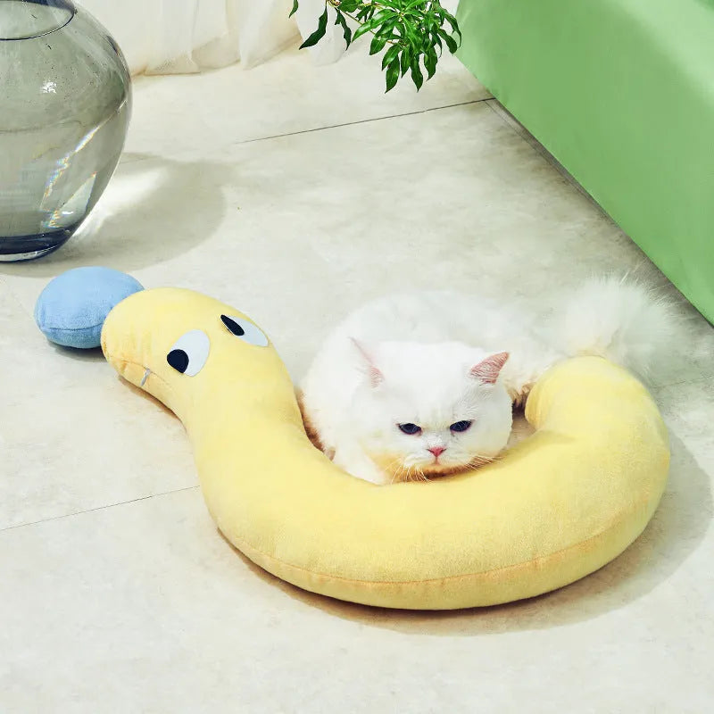 Blue or yellow pet pillow for dogs and cats measuring 62 by 39 centimetres