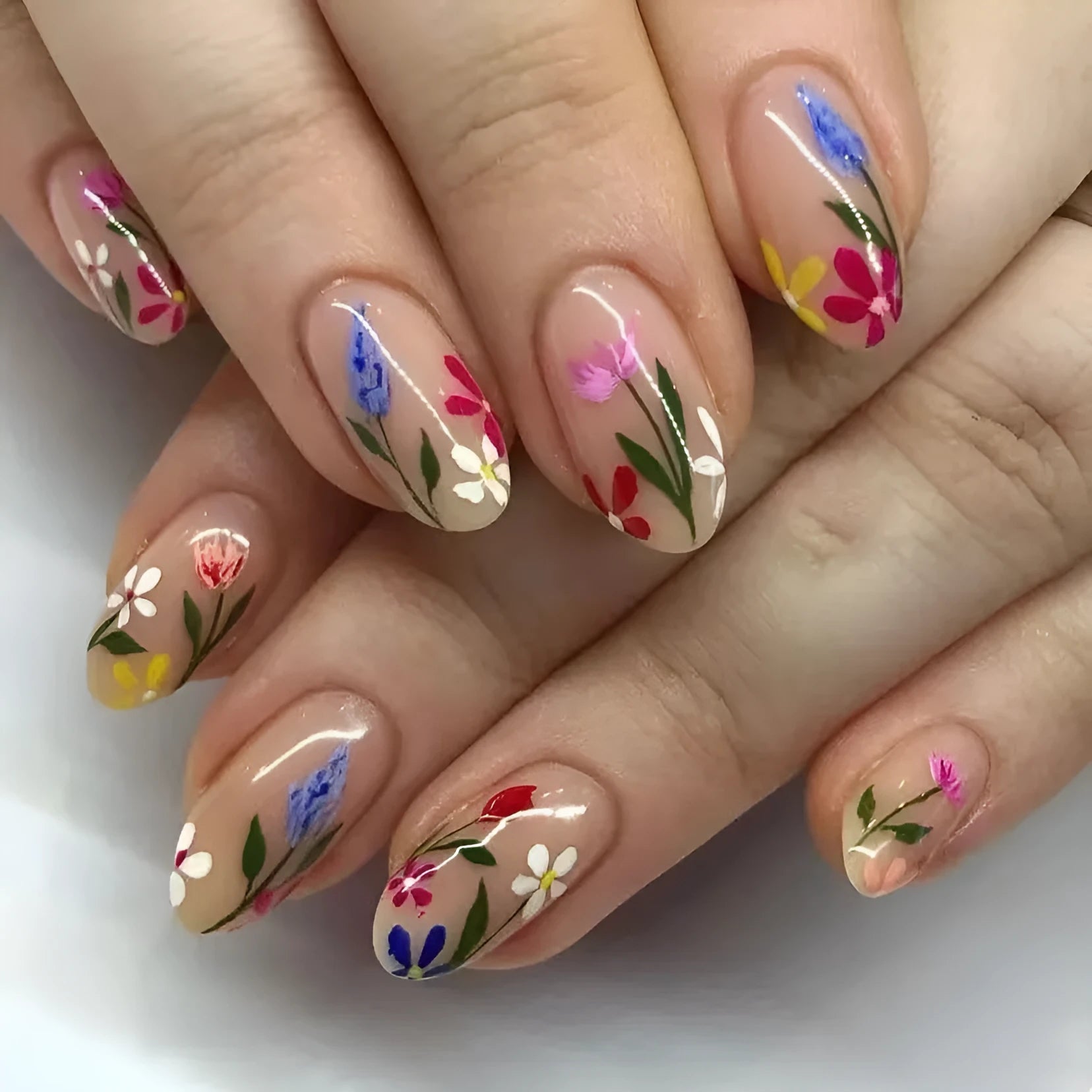 Almond-shaped removable nail art wear armour with rose and tulip floral patterns