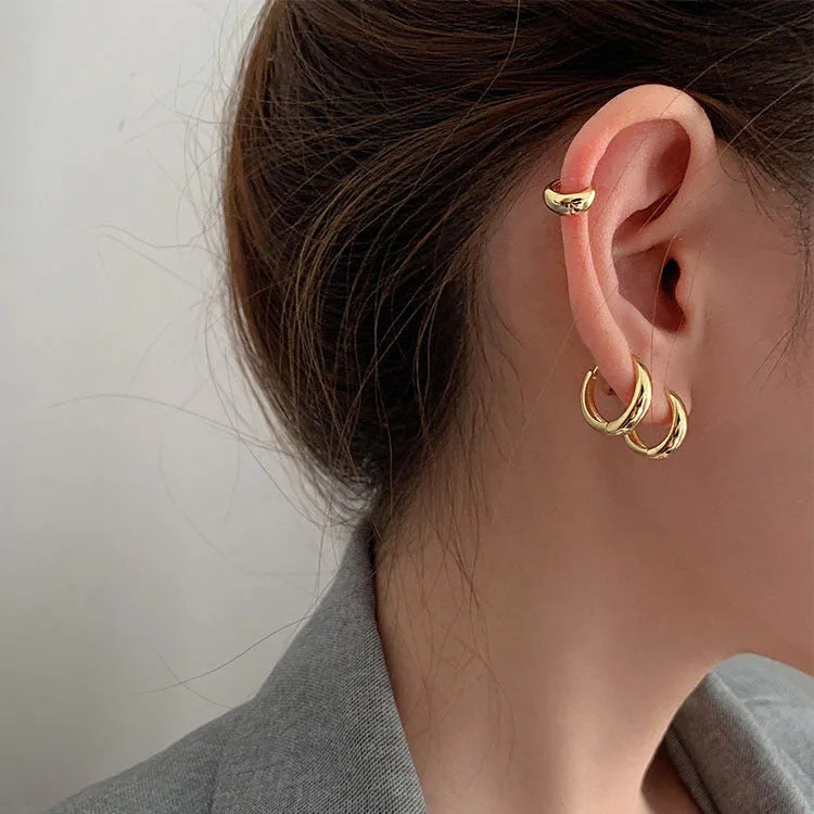 Women's geometric water drop earrings with minimalist retro design in gold or silver finish