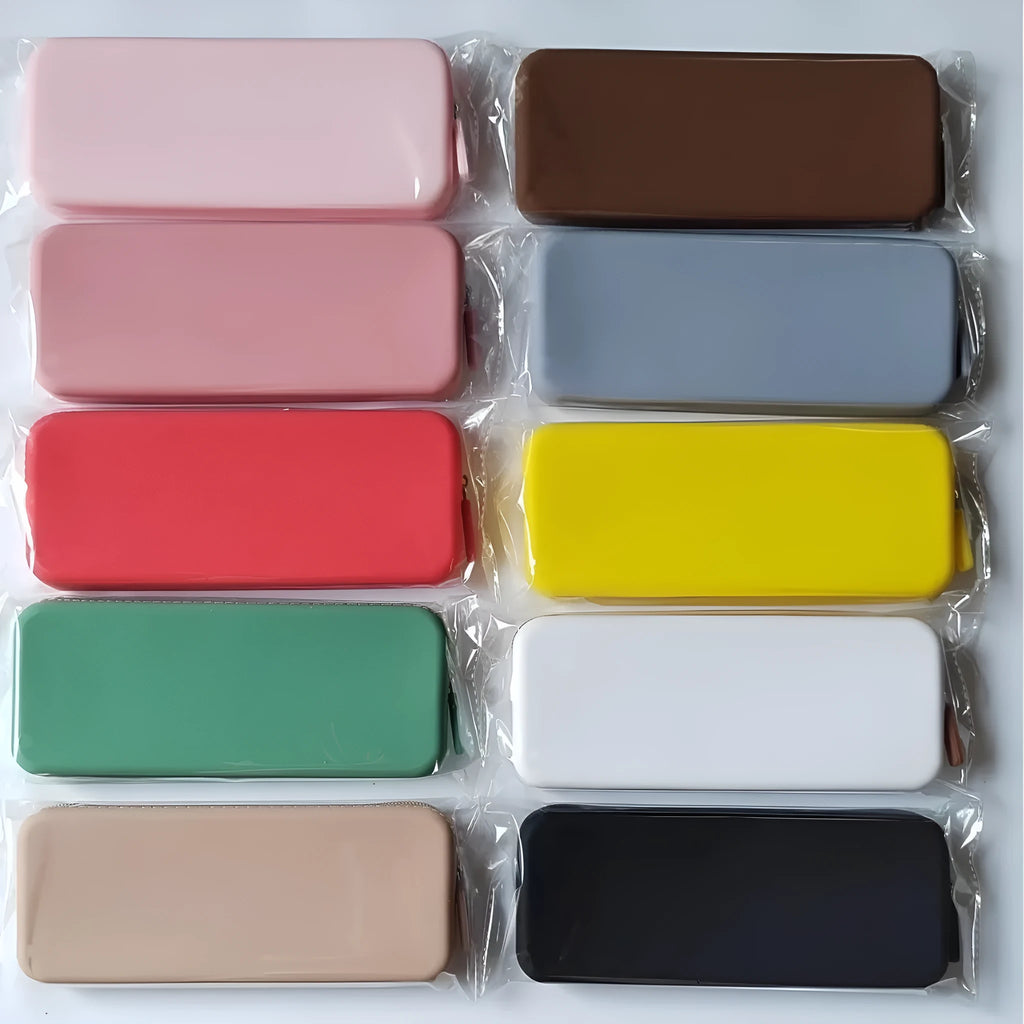 Silicone makeup brush storage bag in various colours showing compact 20x8x2.5cm dimensions