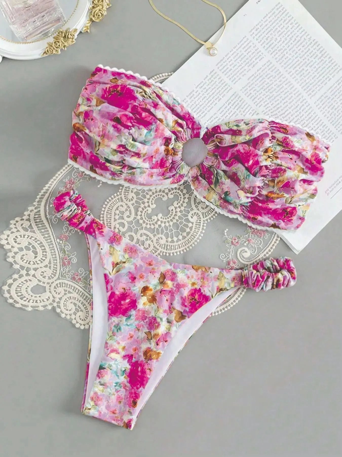 European and American style printed tube top bikini set with lace detailing and floral patterns