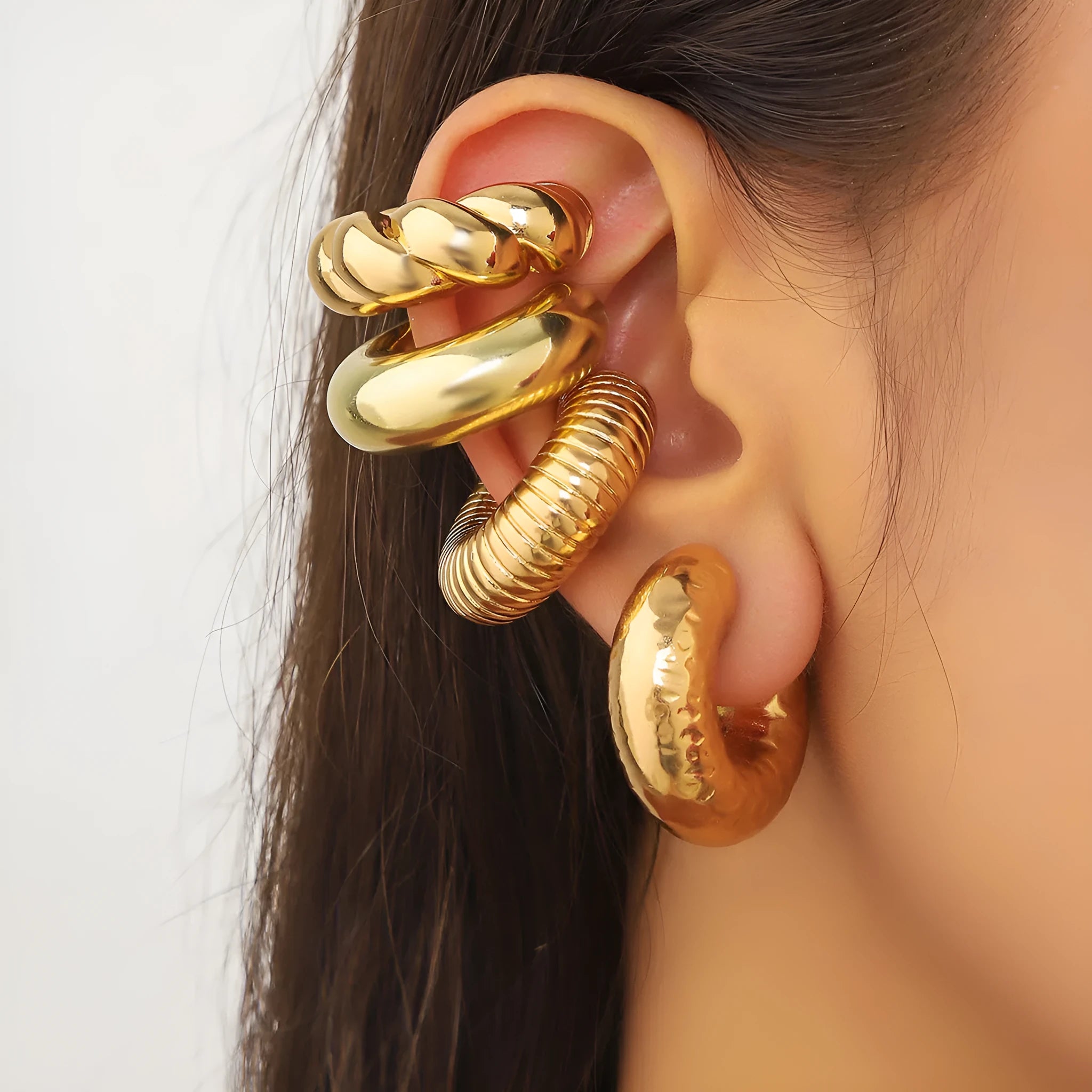 Geometric non-pierced ear clips for women in gold and silver colours, 4 piece set