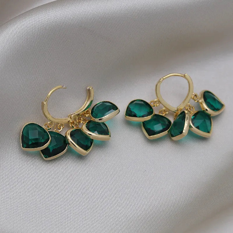 Korean style heart-shaped green glass ear clip earrings with alloy inlay artificial gemstones