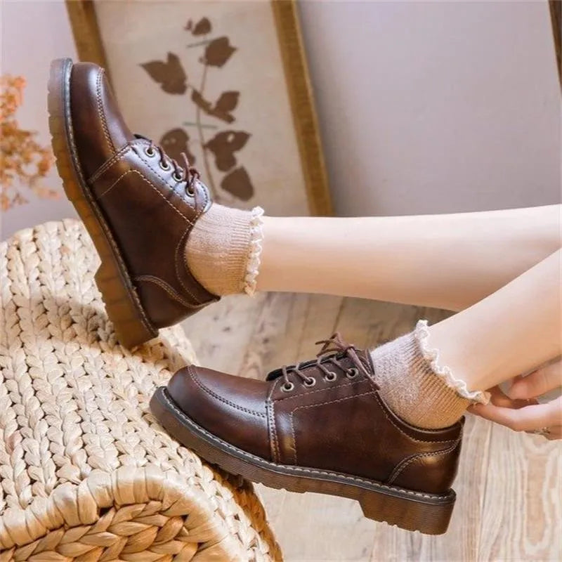 Women's preppy style retro Mary Jane shoes with square heel and front lace-up in black or brown