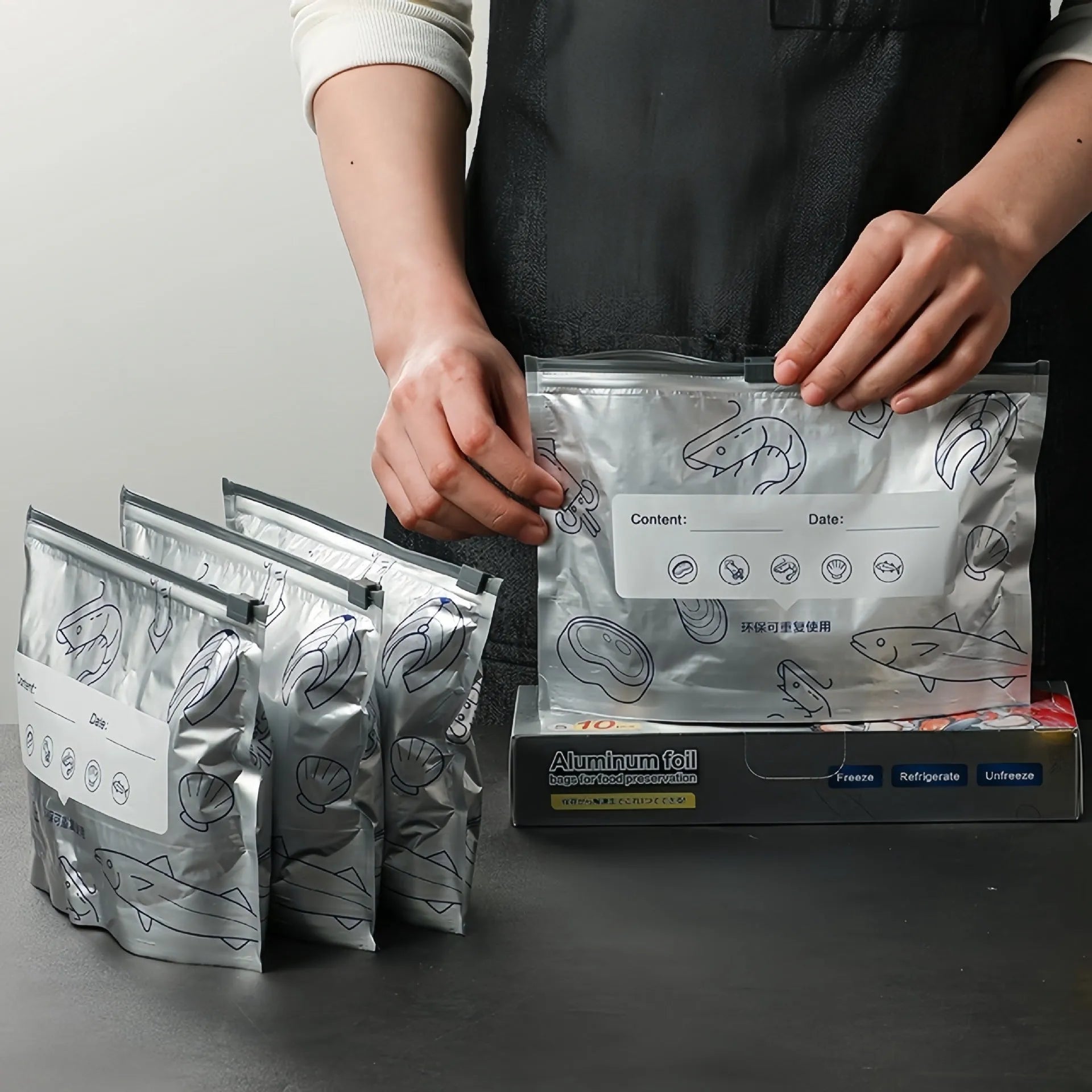 Aluminium foil heat-seal fresh-keeping bags in three sizes with temperature resistance from -60 to 100 degrees Celsius