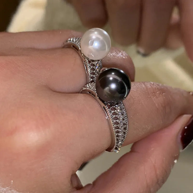 Black pearl open adjustable finger ring with geometry design on copper band