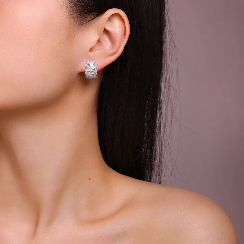 S925 sterling silver geometric stud earrings with D-E colour extremely white moissanite stones
