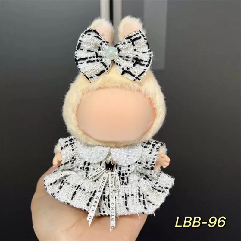 Plastic clothing set for 17cm tall vinyl doll figurine with multiple style code options
