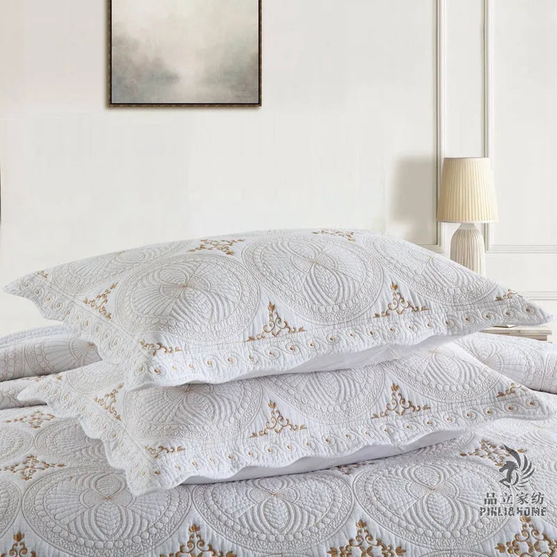 European-style embroidery cotton bed cover set with matching pillowcases for 1.8 metre beds