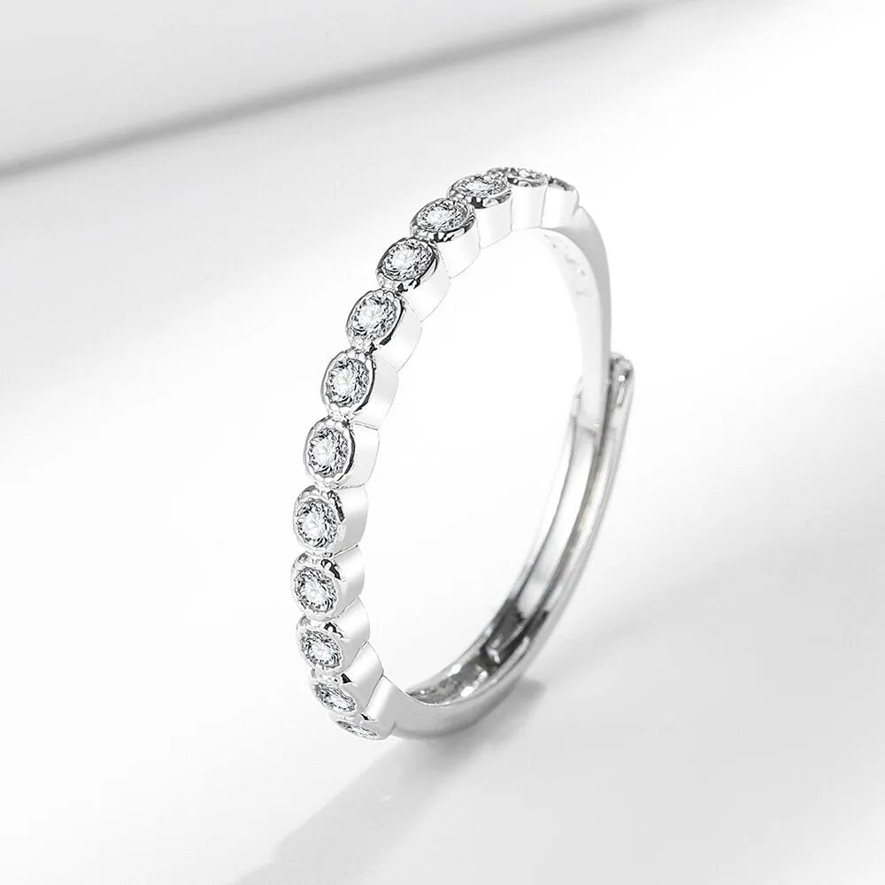 Women's open mouth geometric ring with diamond tail design in white gold or yellow gold colour