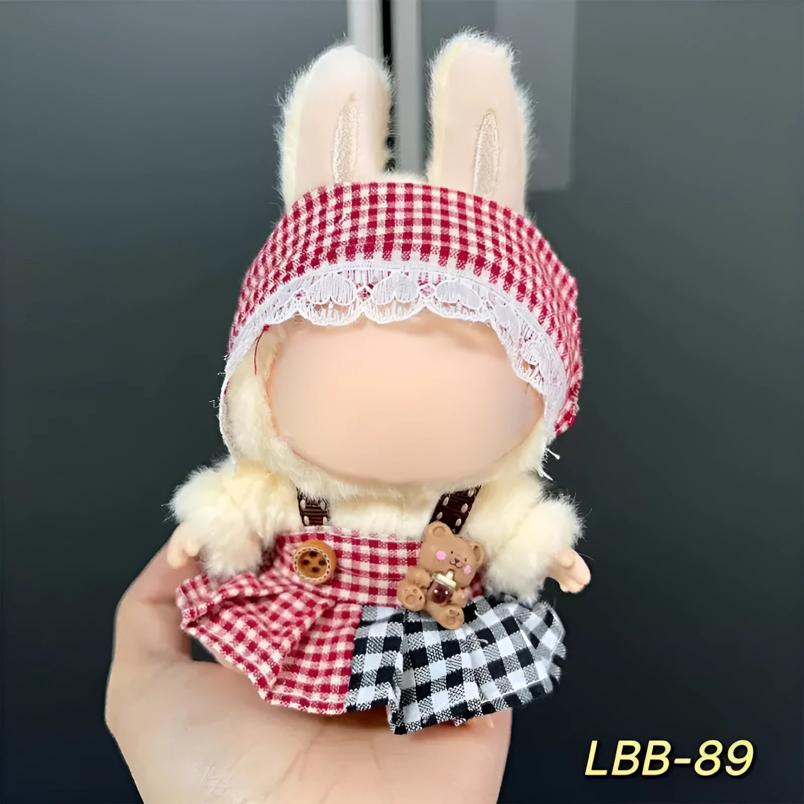 Plastic clothing set for 17cm tall vinyl doll figurine with multiple style code options