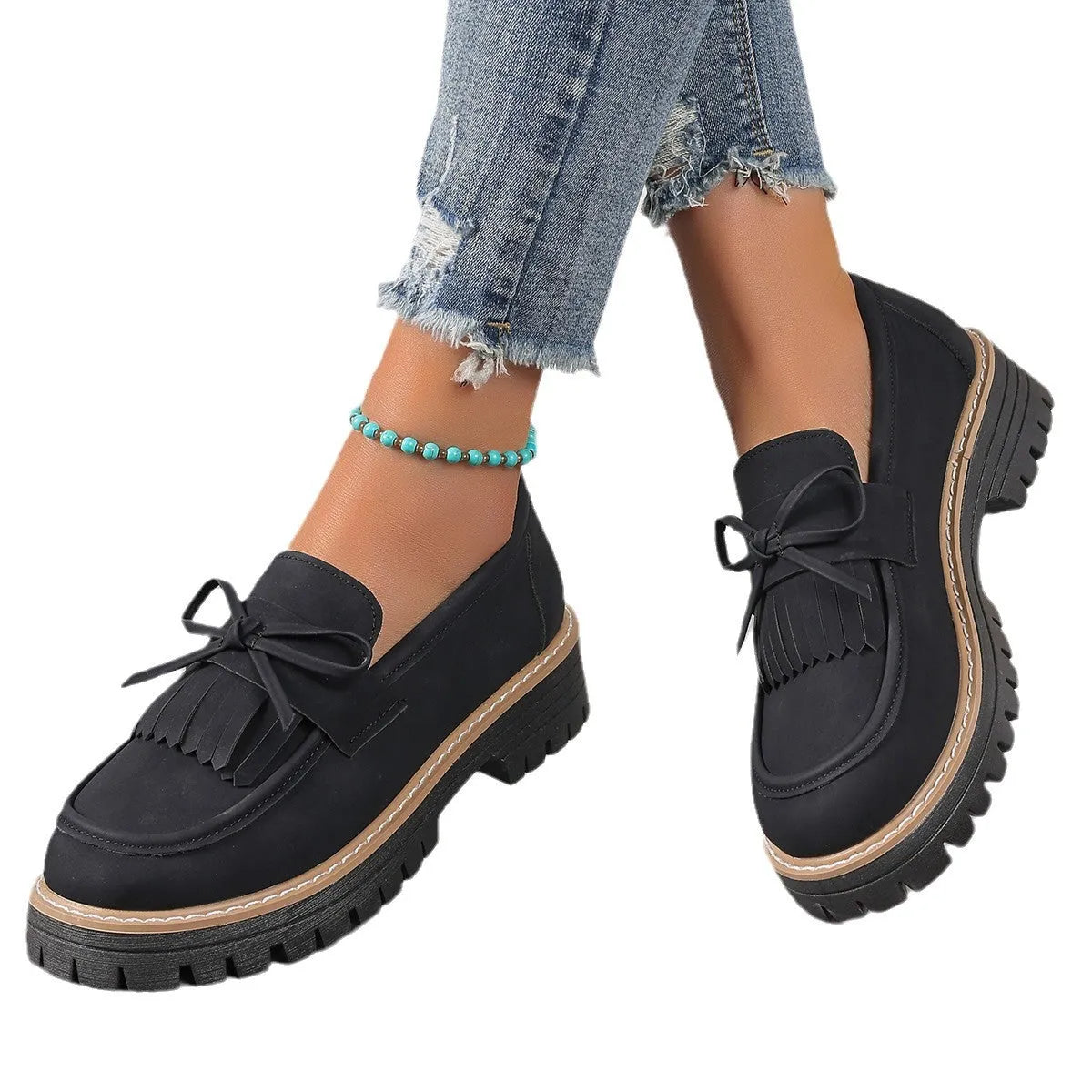 Women's black loafers with tassel detail and bowknot on chunky heel