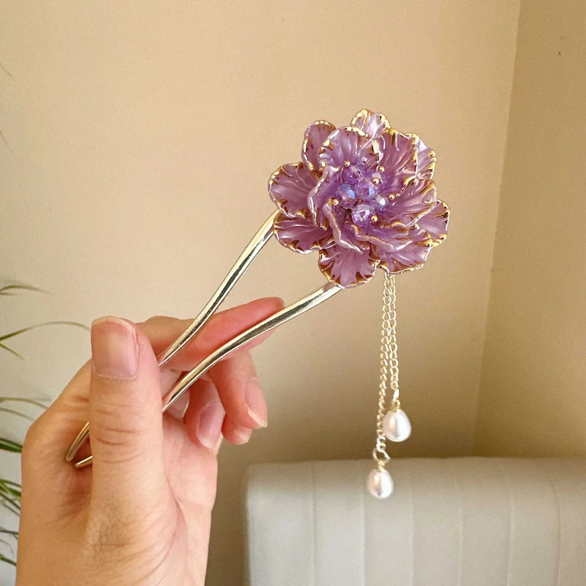 Purple and white retro peony flower with tassel on a U-shaped alloy hairpin.