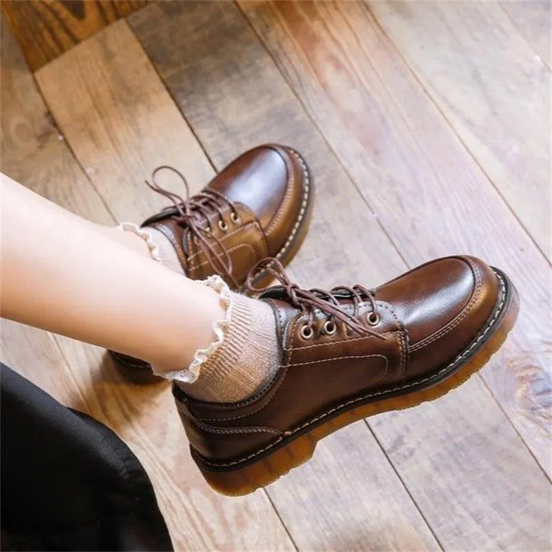 Women's preppy style retro Mary Jane shoes with square heel and front lace-up in black or brown