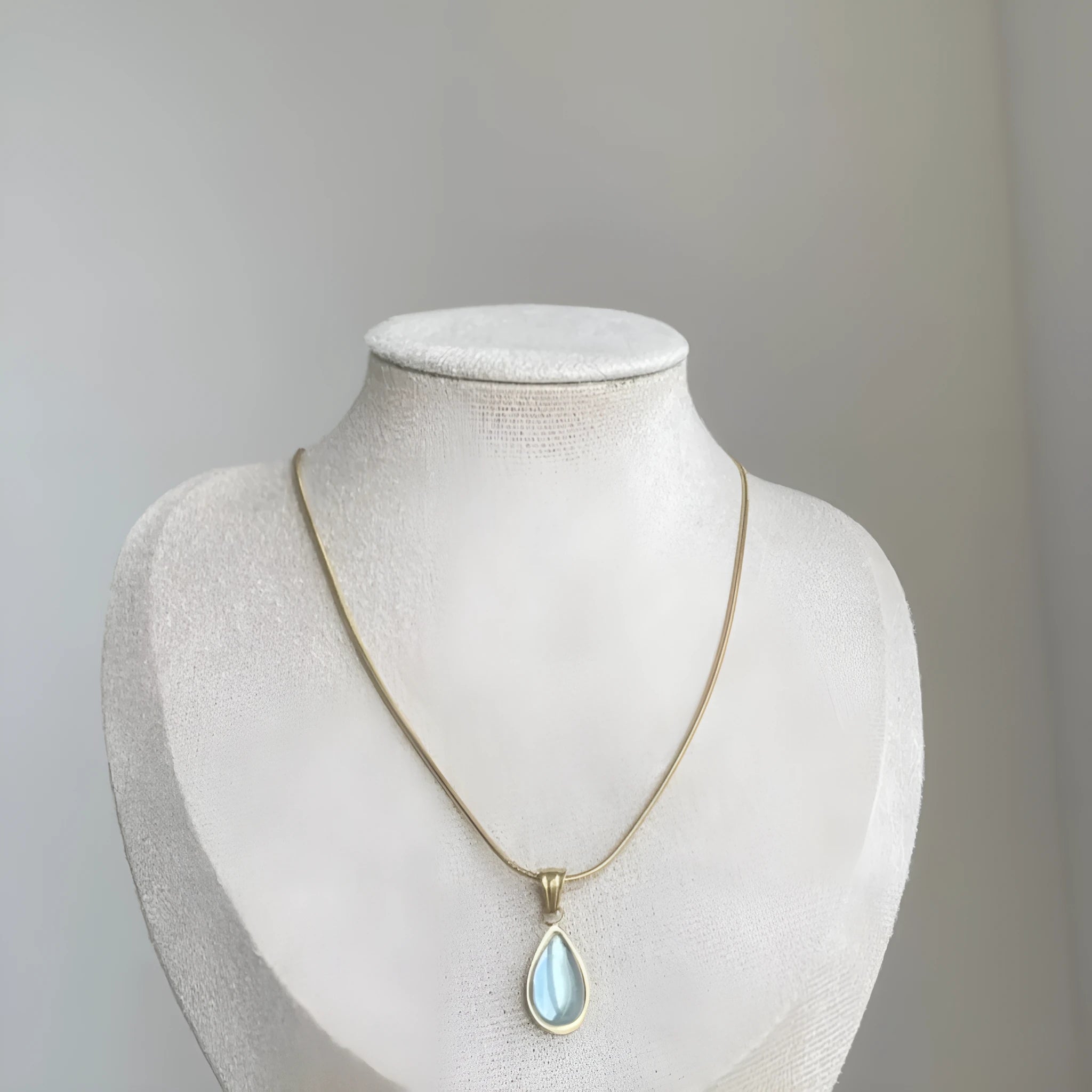 Retro water drop necklace with mixed gem pendant on snake bone chain