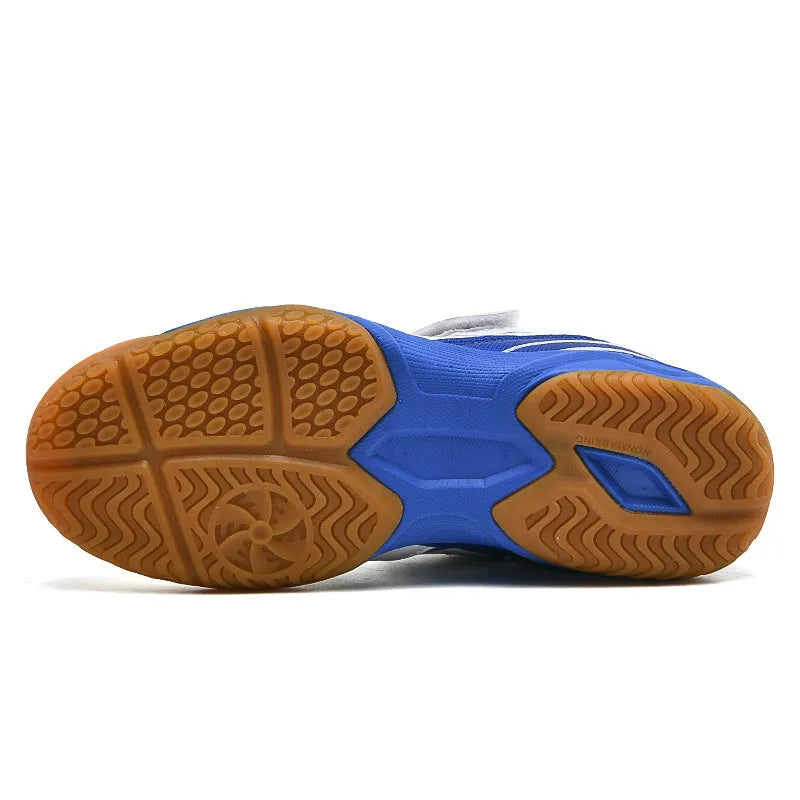 White and blue breathable badminton shoes with ribbed sole and round toe
