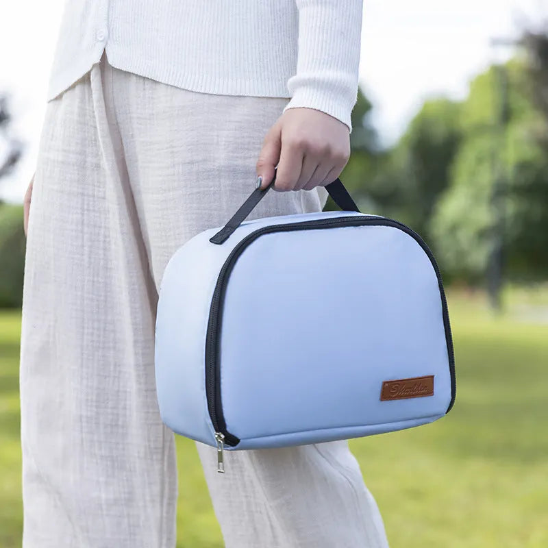 Insulated lunch box bag in textured cloth with heat preservation function and large capacity bento handbag design