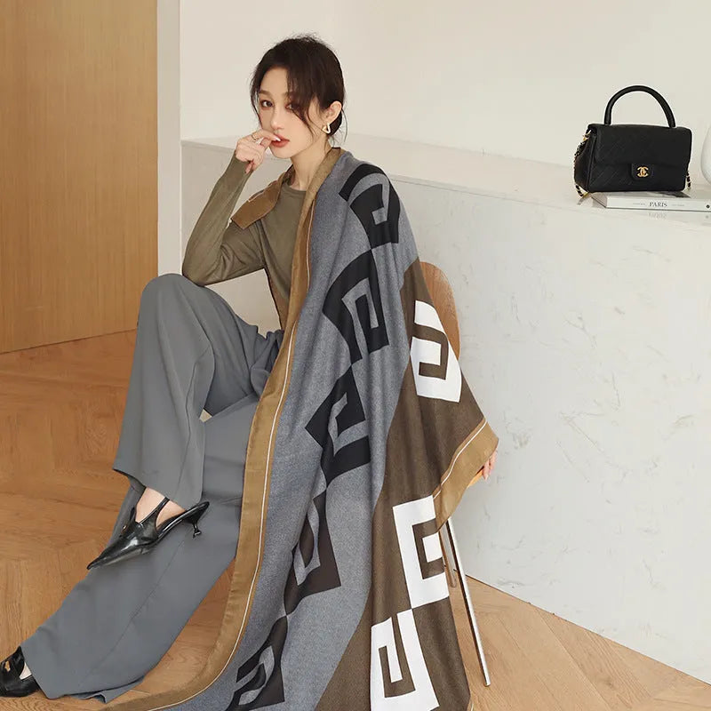 Polyester printed vintage style women's scarf measuring 180cm by 90cm for autumn warmth