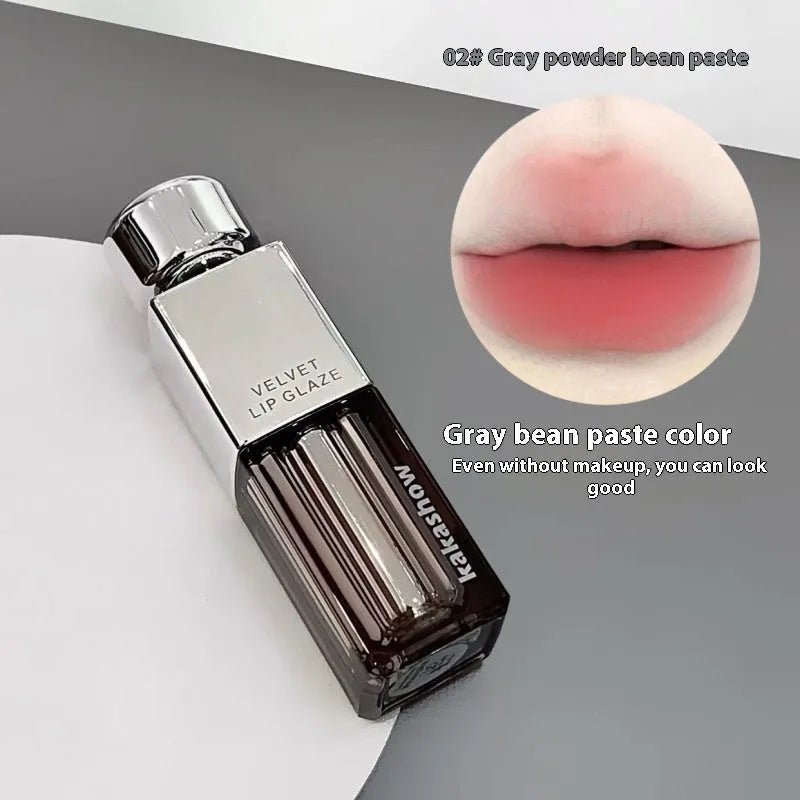 Matte soft mist lipstick in six velvet shades with 1.8g content