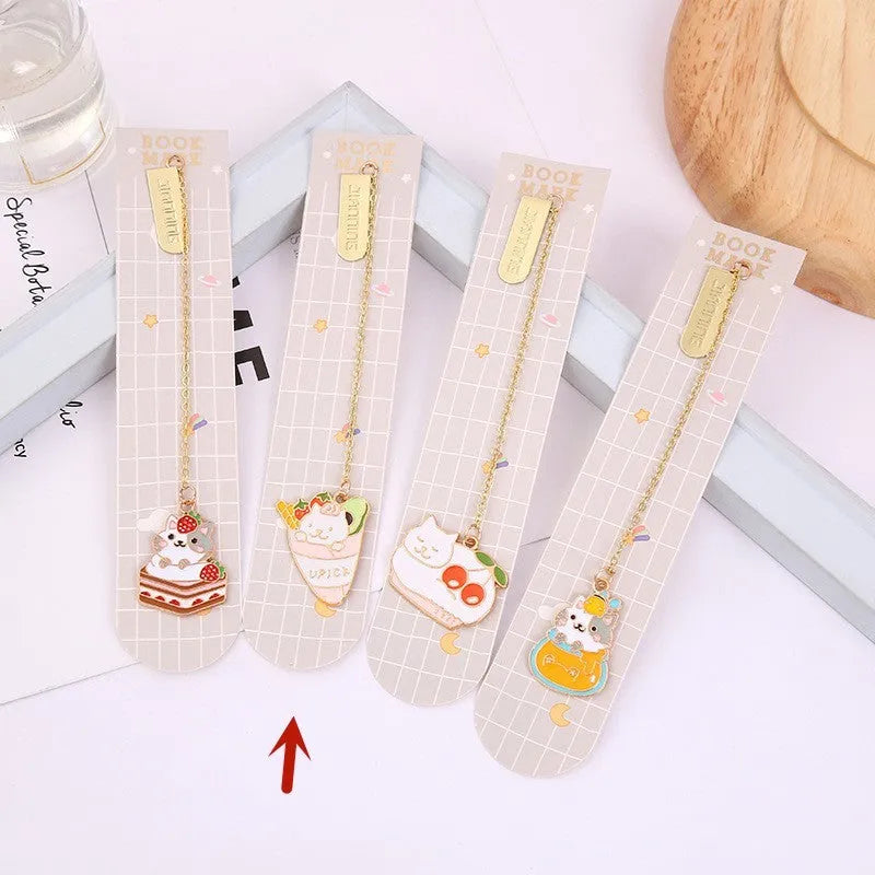 Metal pendant bookmark with cartoon cat design measuring 3.8cm by 18.3cm