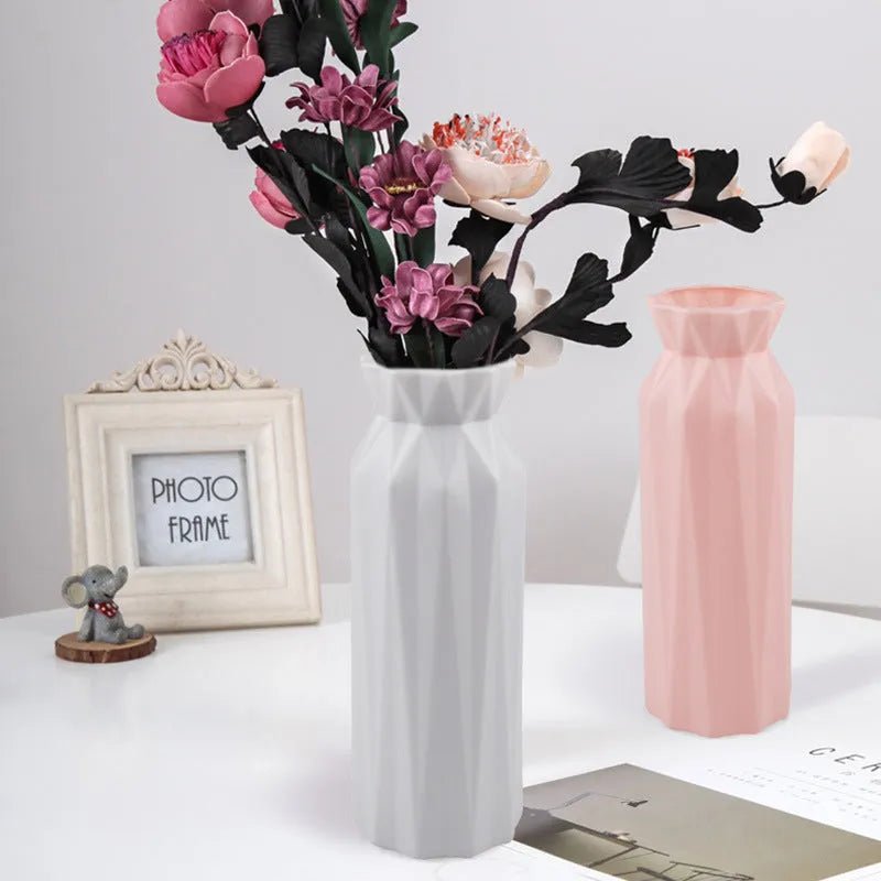 Drop-resistant melamine vase in grey, green, pink, or white with 7.2 cm base diameter