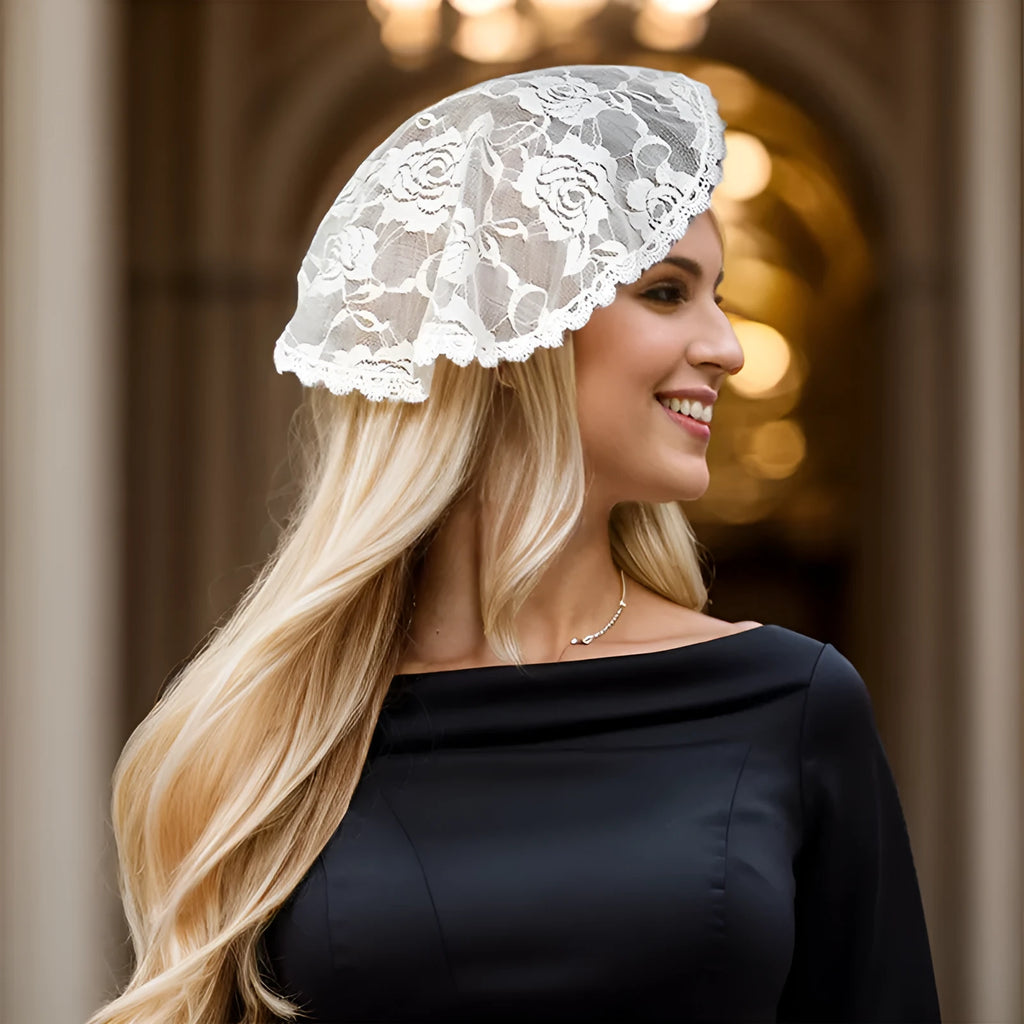 Round 30cm bridal head covering accessory in polyester with floral decoration