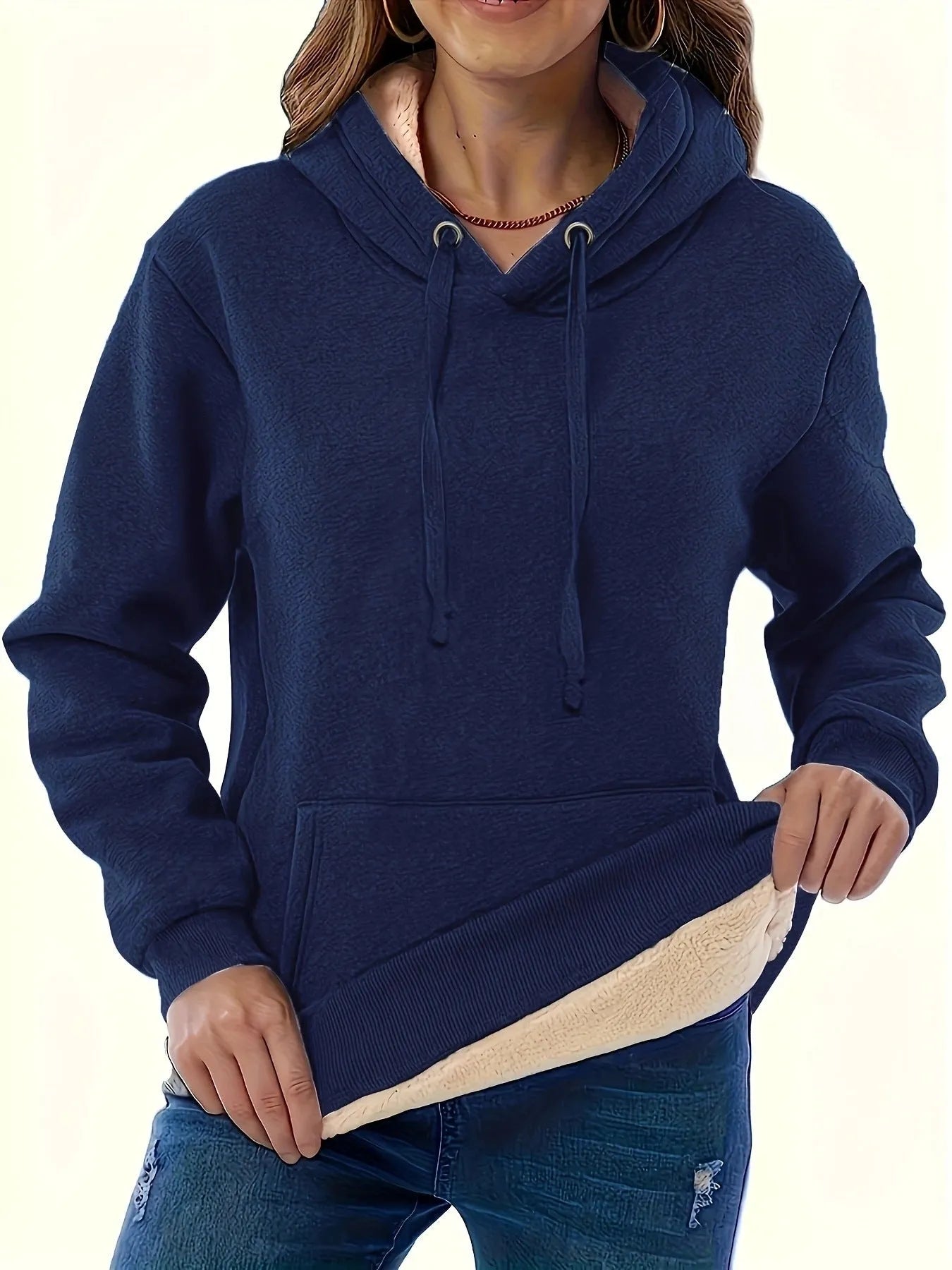 Women's loose fit hooded sweatshirt in thick polyester fabric with side pockets