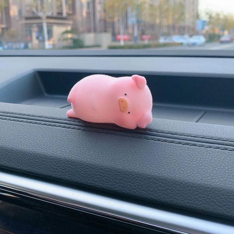 Small cartoon pig resin figurine car dashboard ornament