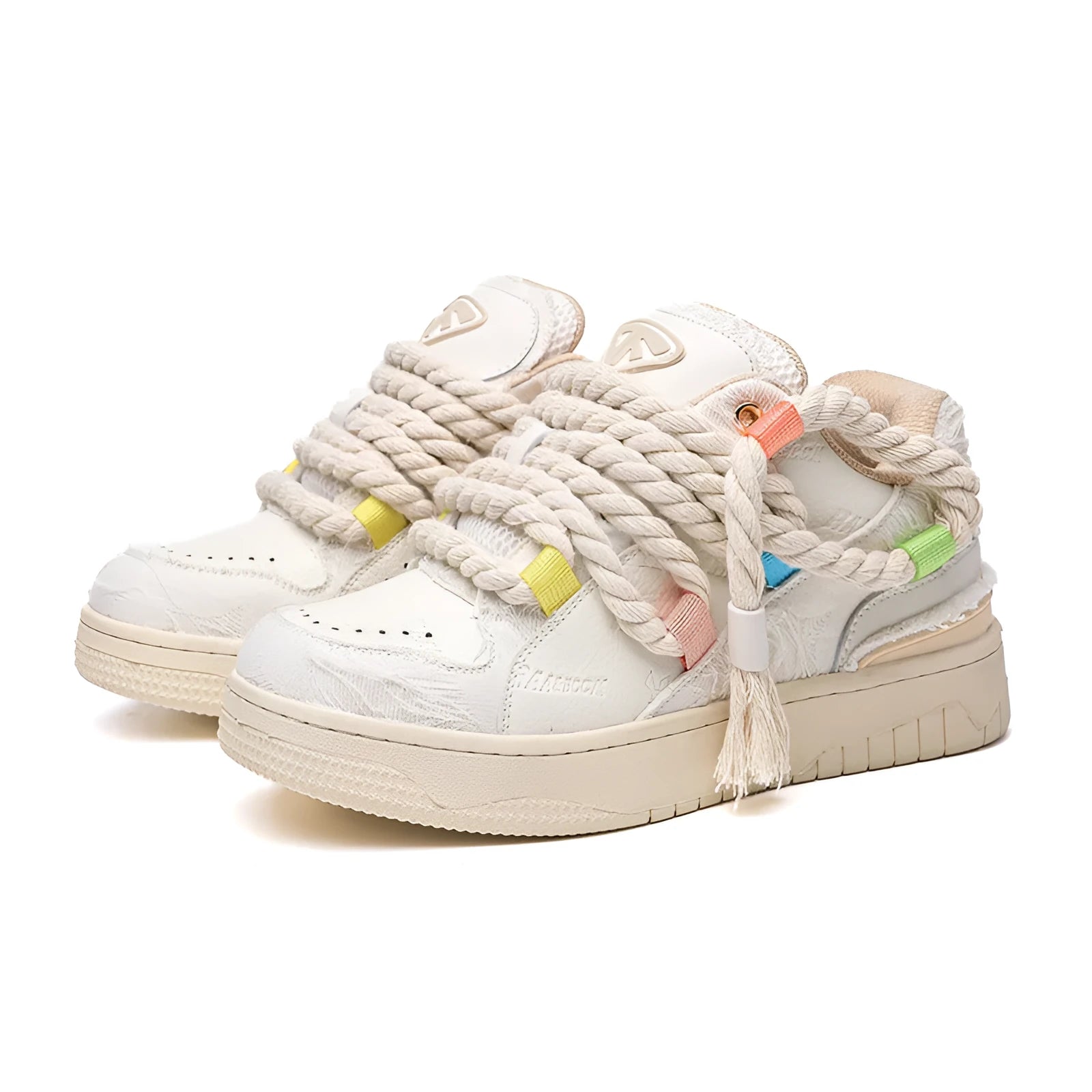 Creamy white retro skateboard shoes with low-top design and platform heel