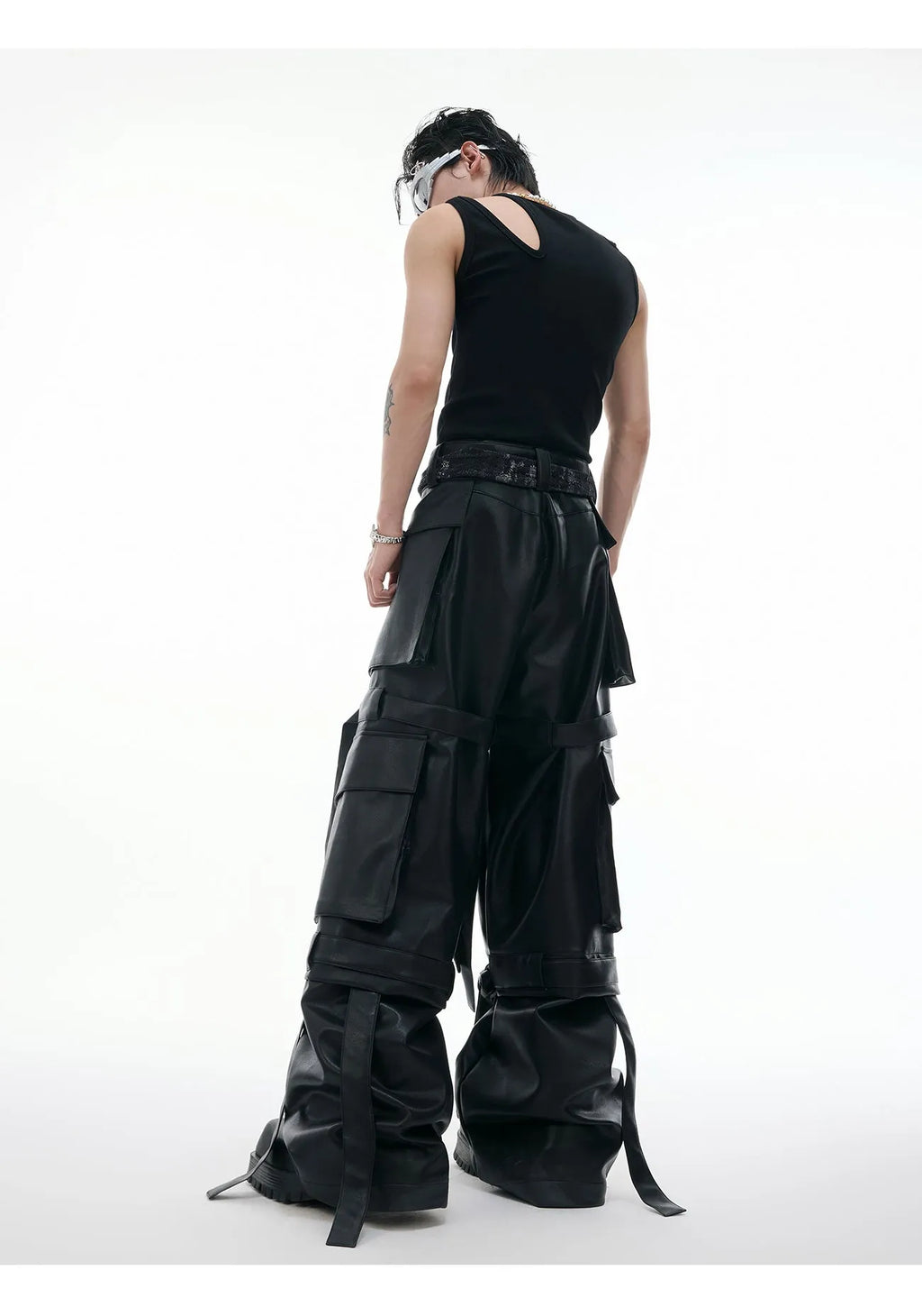 Black retro multi-pocket trousers with quilted design and ribbon leather details