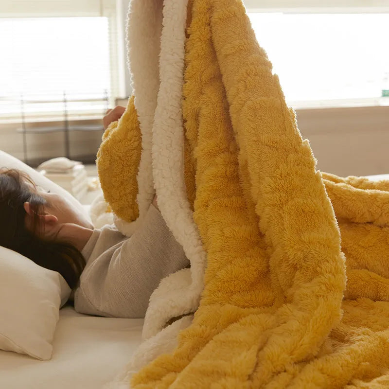 Polyester thermal flannel blanket in tea green colour measuring 180x200cm for winter bedding