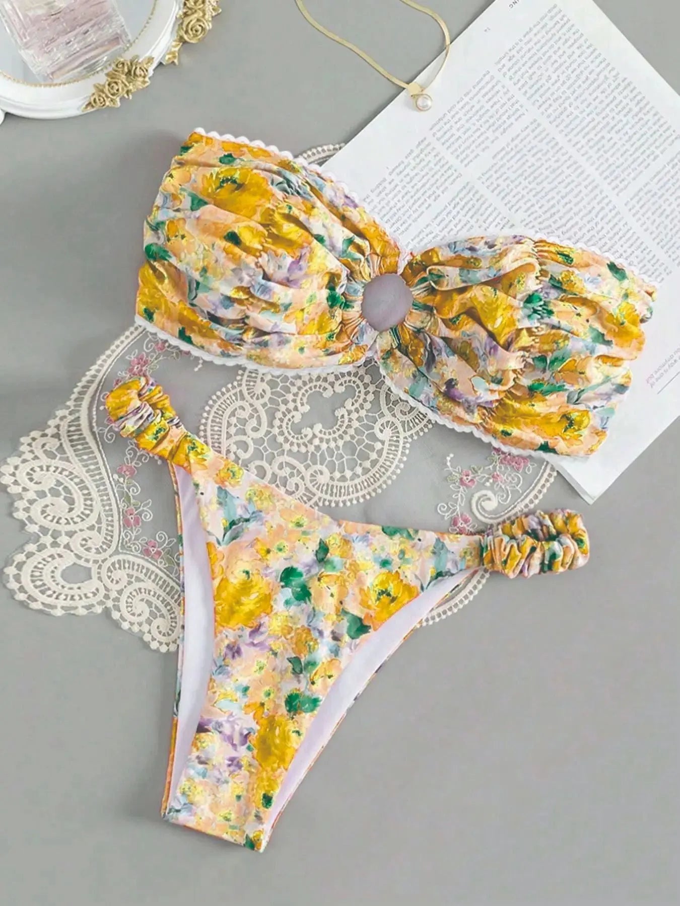 European and American style printed tube top bikini set with lace detailing and floral patterns