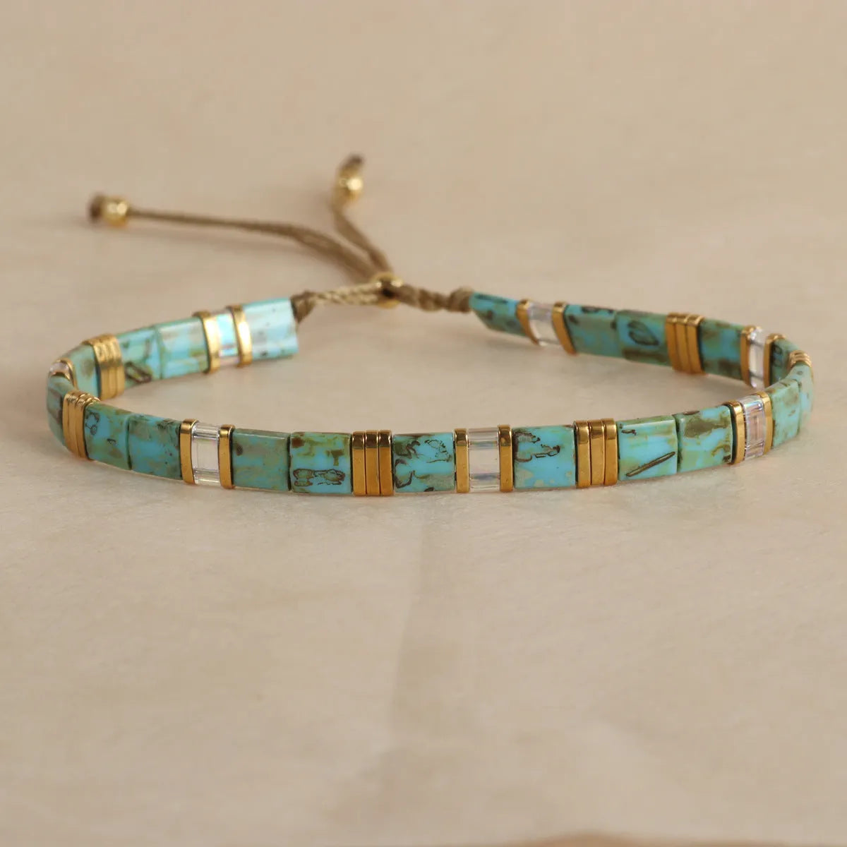 Geometric glass bead bracelet in European fashion style with round elements