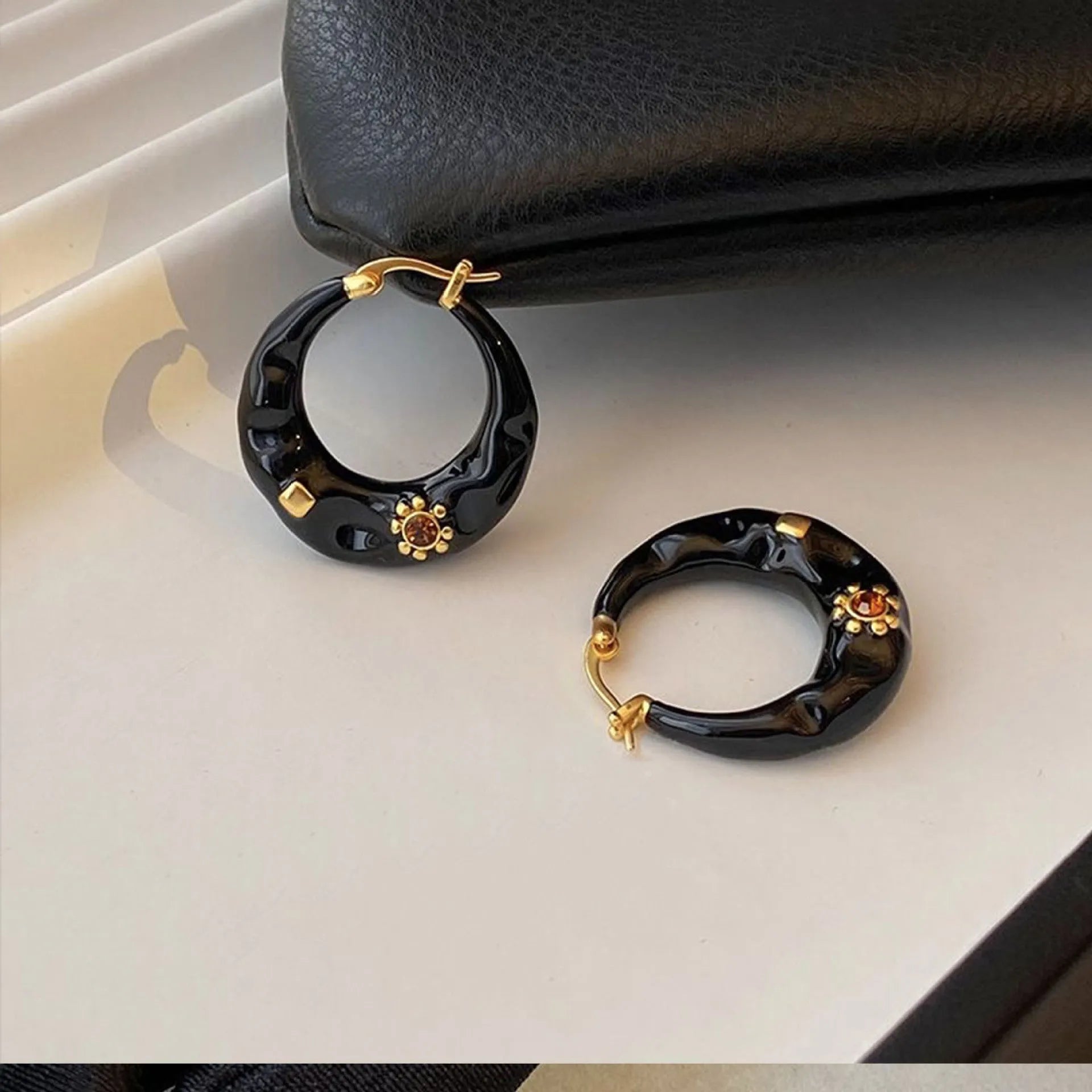 Hong Kong style retro alloy ear studs with rhinestone decoration in black and red colours