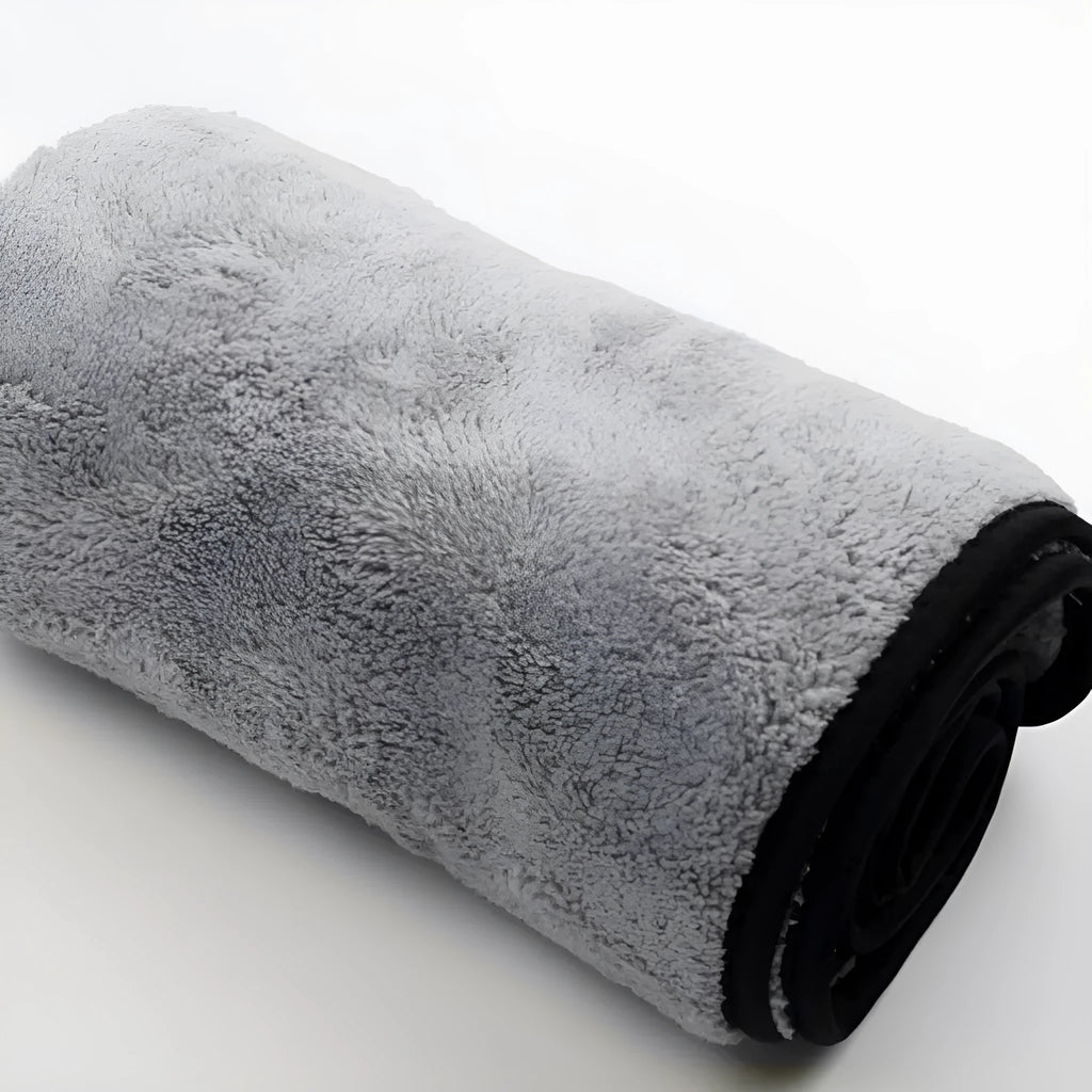 Microfibre car wash towel showing three size options for vehicle cleaning