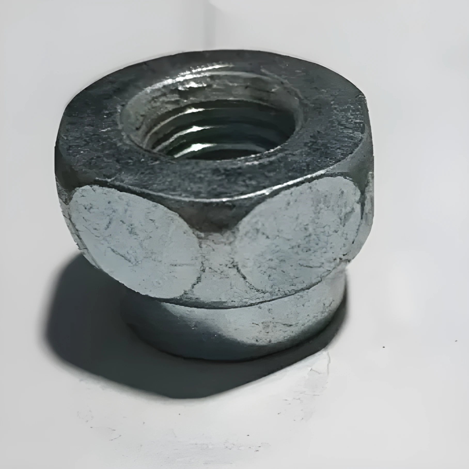 Aluminium weeding head with screw mower design for Ouma brushcutters, shown with three different sized screws.