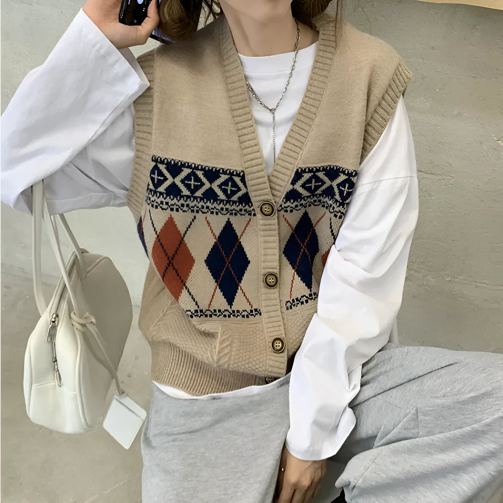 Sleeveless loose cardigan top with diamond plaid pattern in acrylic fibre fabric