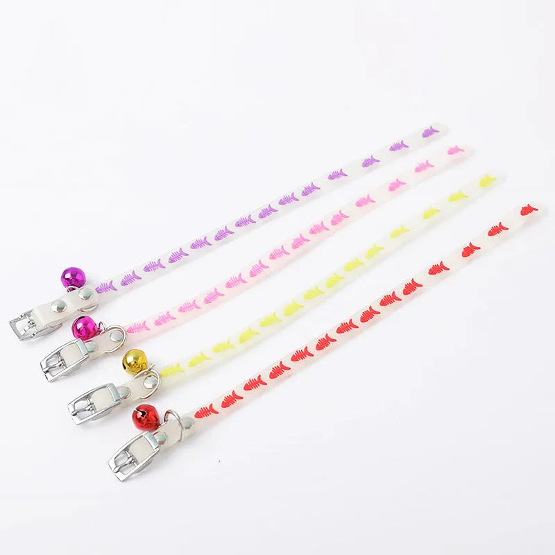 Meow Xinbao luminous cat collar with silicone chain, metal bell, and night-time glow feature