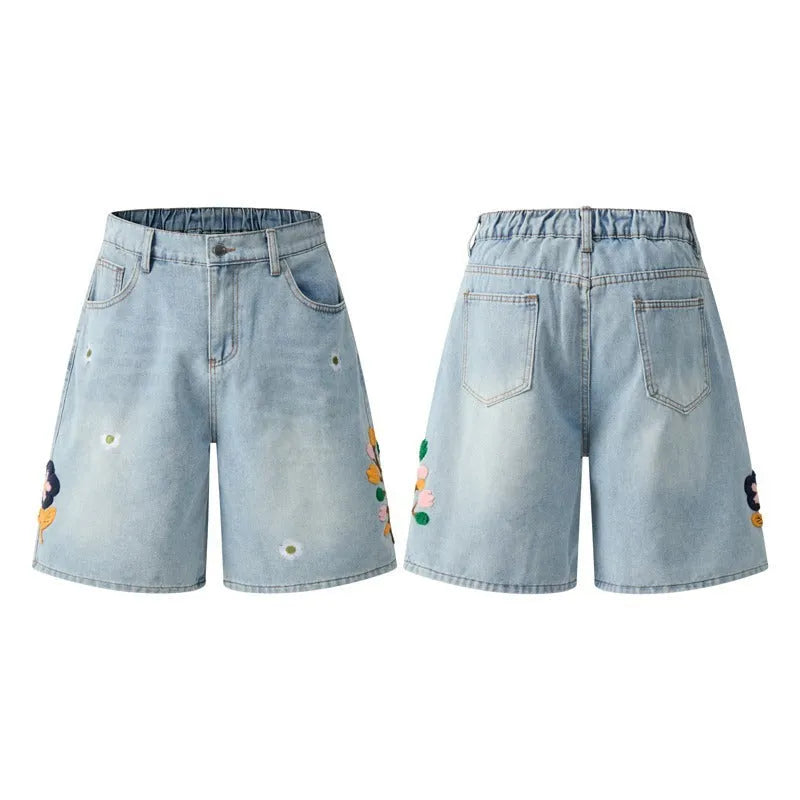Retro workwear shorts in washed cotton with loose fit and fifth pants length design