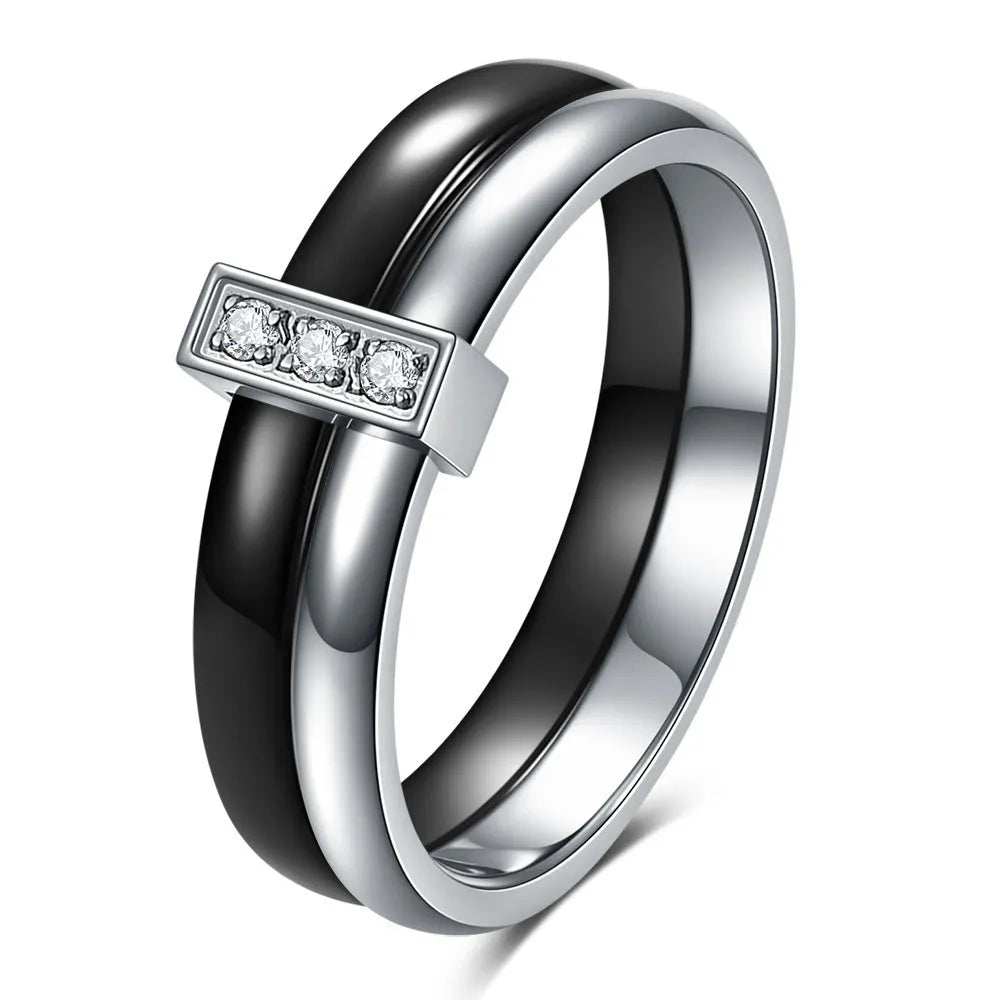 Ceramic ring with geometric shape and zirconium stitching in steel black or golden white colour