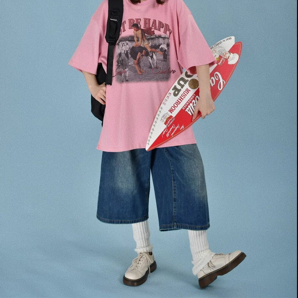 Men's denim shorts in straight loose fit with fifth pants length for summer wear