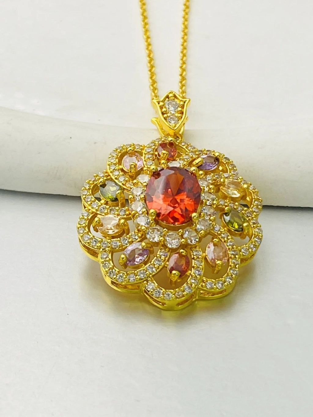 Women's colourful zircon flower pendant necklace in gold, champagne gold or platinum colour finishes