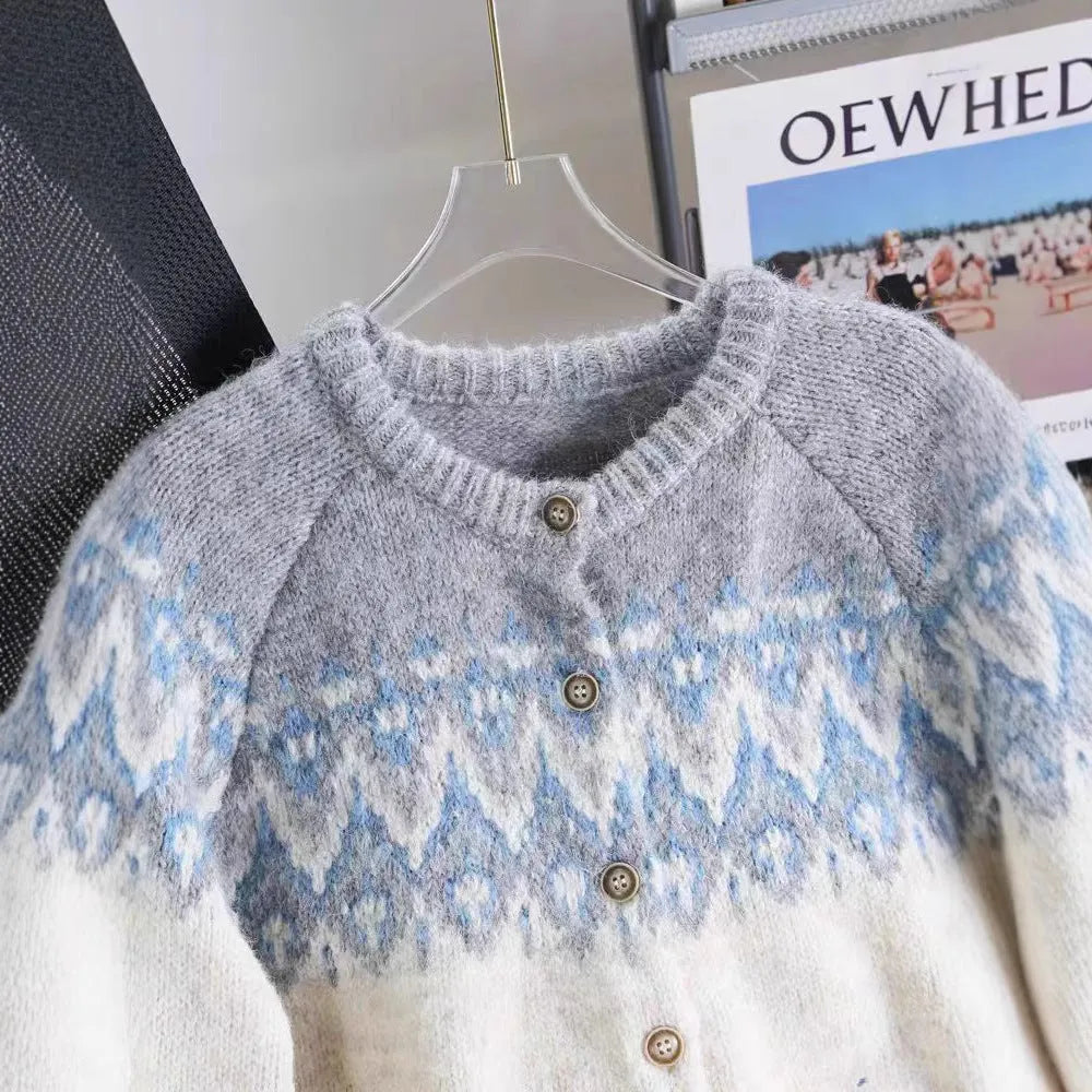 Women's jacquard knit sweater coat in thickened polyester fabric, loose free size